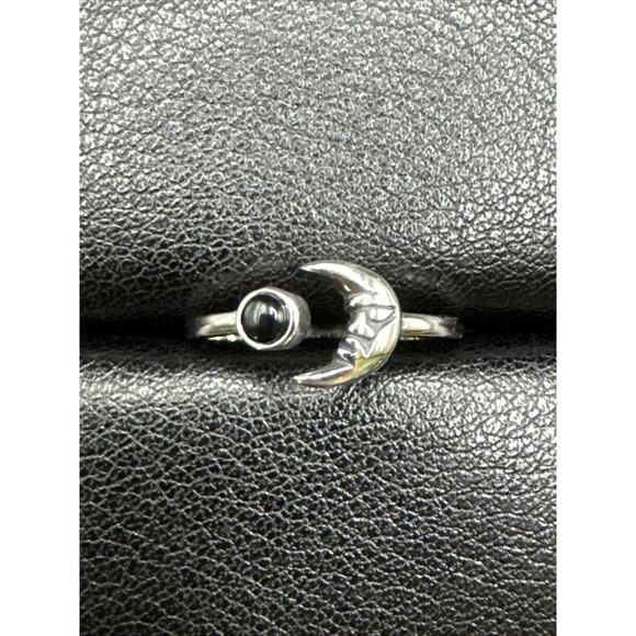 New Condition Sterling Silver Onyx Crescent Moon Ring 925 Size 7 - Picture 1 of 6